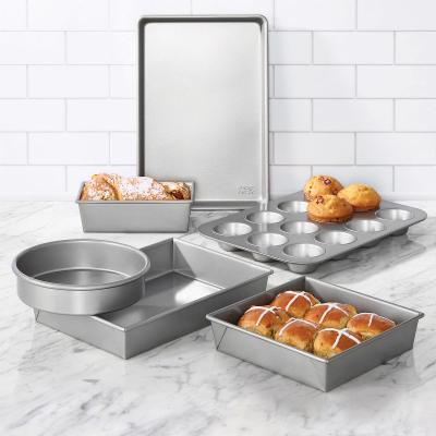 ****Chicago Metallic Commercial II 6-piece Non-Stick Baking Set