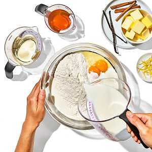 OXO Good Grips Plastic Angled Measuring Cup 2-Cup, Clear