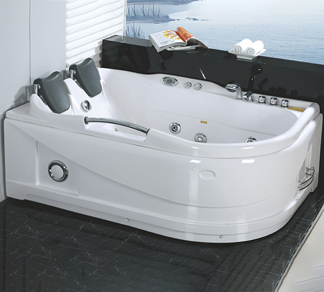 Royal Homes Jacuzzi Bathtub Right Side 66.9 x 47.2 x 26.7 In.